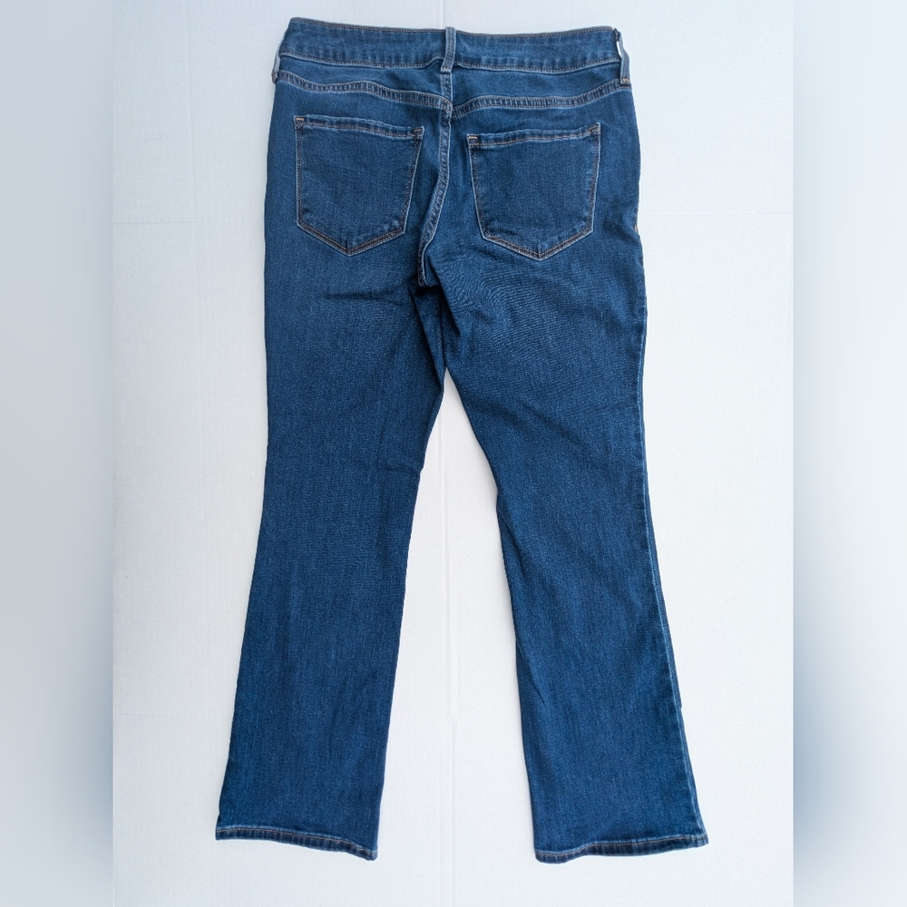 Old Navy Mid Rise Kicker Bootcut 2 Pair Medium & Dark Wash Jeans Size 6 Petite - Picture 14 of 16